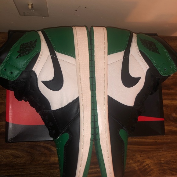 Jordan 1 Retro High OG Pine Green (2018) Size 12 - Picture 6 of 11